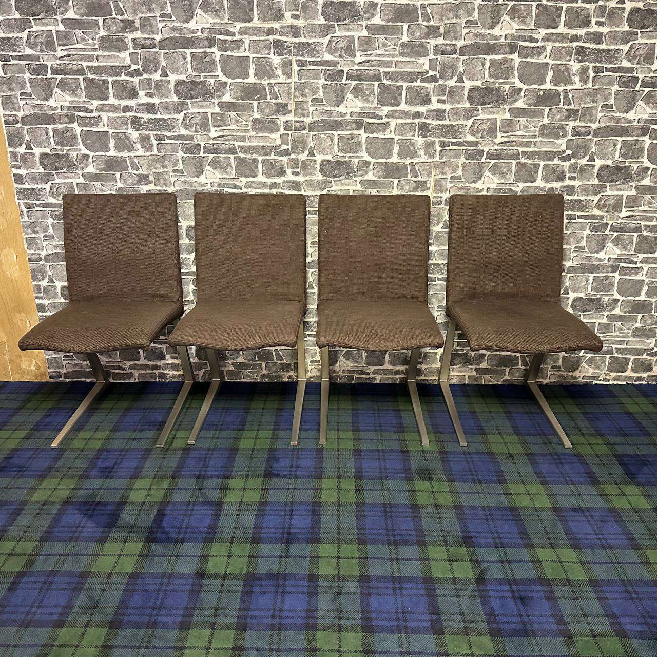 4x BoConcept Mariposa Deluxe Contemporary Chairs - Reloved 4x BoConcept Mariposa Deluxe Contemporary Chairs - Reloved